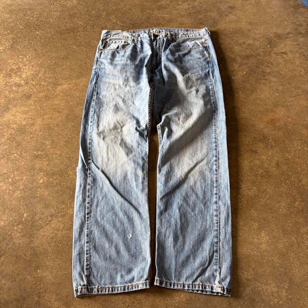 2000s levis straight leg blue jeans